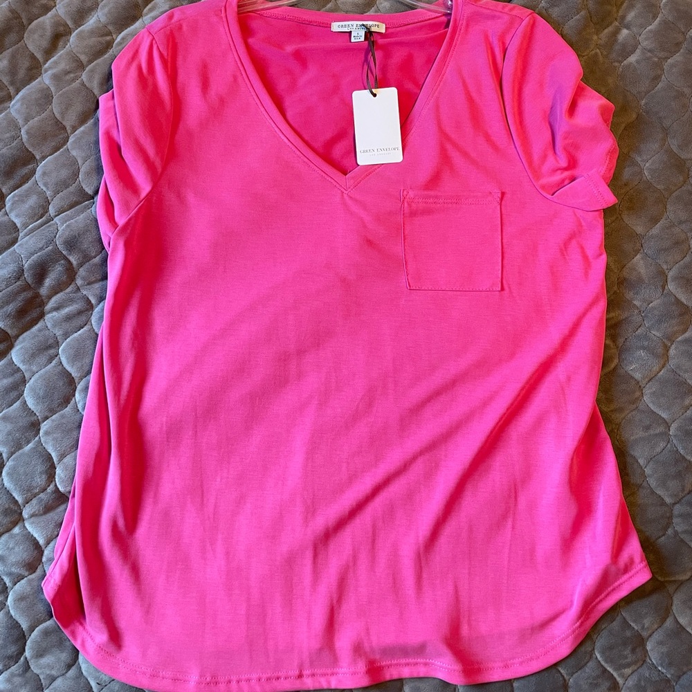 Women’s Large Pink V neck T shirt